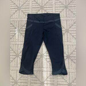 Lululemon Chase Me Crop II Black Cropped Capri Leggings With Pockets Size 10